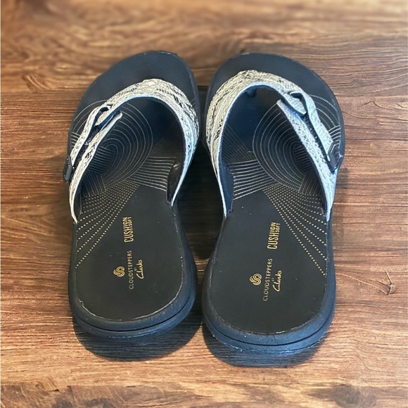 Clarks Cloudstepper Brinkley Jazz Snake Sandal Flip Flop. Size 7. - Picture 2 of 4